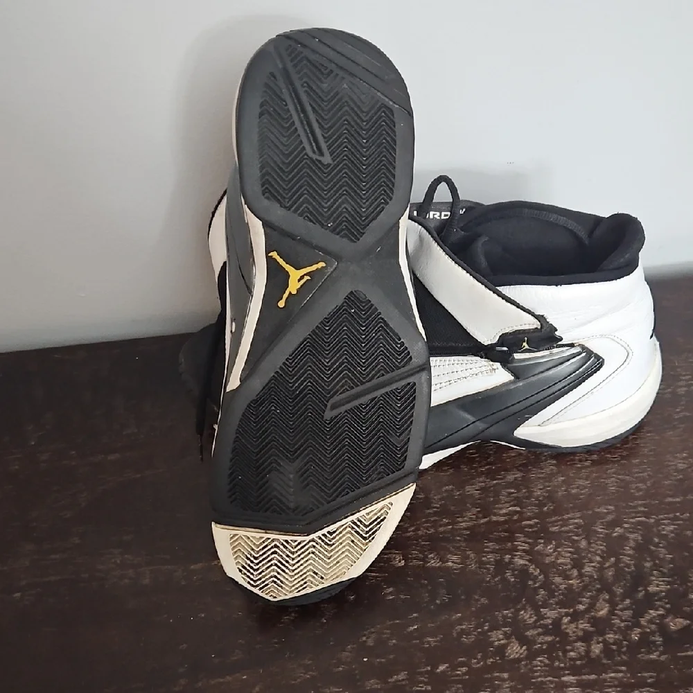 Nike Air Jordan Jumpman Swift 6 - Black, White, And Gray Men's Sneakers - Picture 8 of 16